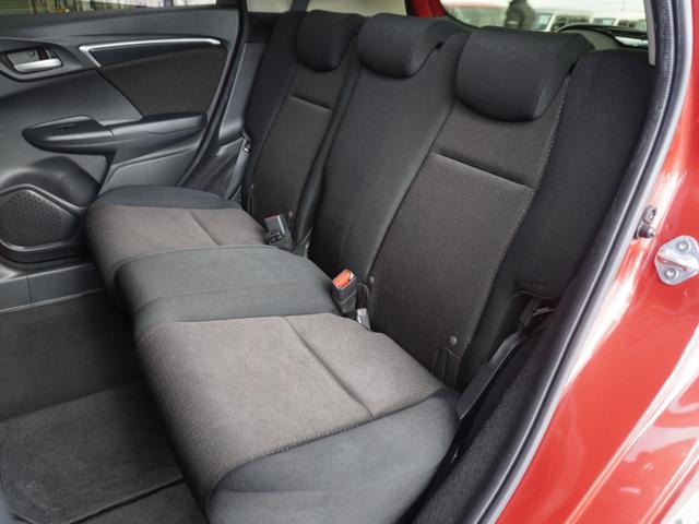 フィットハイブリッド Ｆパッケージコンフォートエディション　７インチナビ　バックカメラ　ＥＴＣ　Ｂｌｕｅｔｏｏｔｈ　ＬＥＤヘッドライト　シートヒーター　衝突被害軽減ブレーキ　横滑り防止装置　フルセグ　電動格納ドアミラー　盗難防止装置　アイドリングストップ（9枚目）