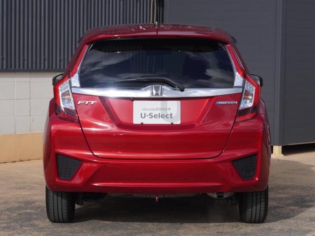 フィットハイブリッド Ｆパッケージコンフォートエディション　７インチナビ　バックカメラ　ＥＴＣ　Ｂｌｕｅｔｏｏｔｈ　ＬＥＤヘッドライト　シートヒーター　衝突被害軽減ブレーキ　横滑り防止装置　フルセグ　電動格納ドアミラー　盗難防止装置　アイドリングストップ（13枚目）