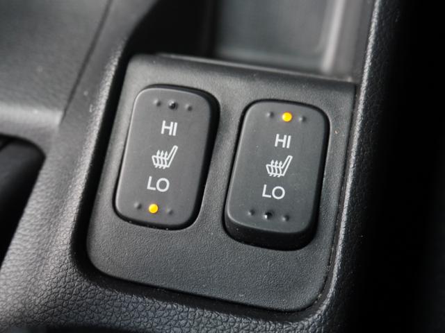 フィットハイブリッド Ｆパッケージコンフォートエディション　７インチナビ　バックカメラ　ＥＴＣ　Ｂｌｕｅｔｏｏｔｈ　ＬＥＤヘッドライト　シートヒーター　衝突被害軽減ブレーキ　横滑り防止装置　フルセグ　電動格納ドアミラー　盗難防止装置　アイドリングストップ（16枚目）