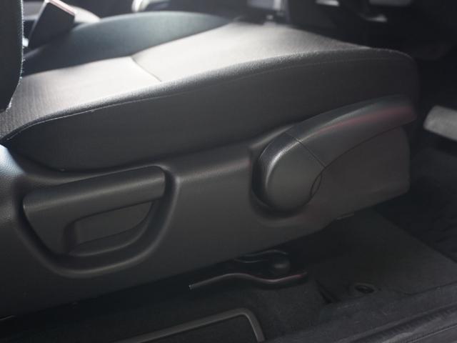 フィットハイブリッド Ｆパッケージコンフォートエディション　７インチナビ　バックカメラ　ＥＴＣ　Ｂｌｕｅｔｏｏｔｈ　ＬＥＤヘッドライト　シートヒーター　衝突被害軽減ブレーキ　横滑り防止装置　フルセグ　電動格納ドアミラー　盗難防止装置　アイドリングストップ（41枚目）