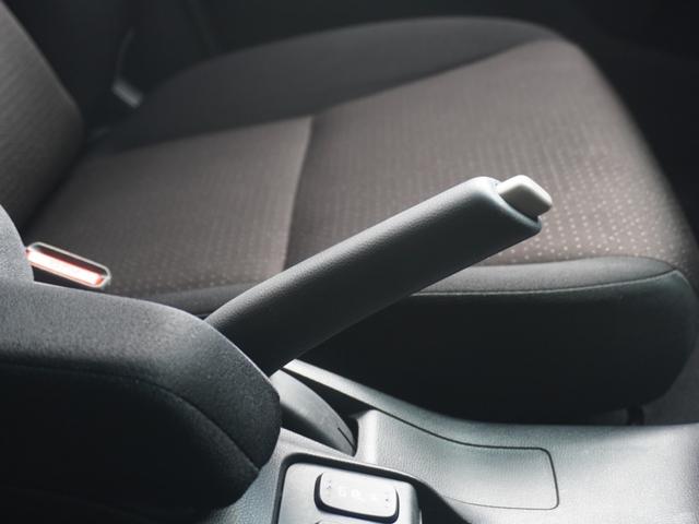 フィットハイブリッド Ｆパッケージコンフォートエディション　７インチナビ　バックカメラ　ＥＴＣ　Ｂｌｕｅｔｏｏｔｈ　ＬＥＤヘッドライト　シートヒーター　衝突被害軽減ブレーキ　横滑り防止装置　フルセグ　電動格納ドアミラー　盗難防止装置　アイドリングストップ（49枚目）