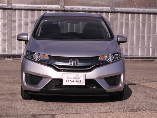 フィット １３Ｇ・Ｌパッケージ　ワンオーナー　９インチ純正ナビ　バックカメラ　ＥＴＣ　Ｂｌｕｅｔｏｏｔｈ　ＬＥＤヘッドライト　横滑り防止装置　スマートキー　盗難防止装置　ＣＤ　ＤＶＤ　ワンセグＴＶ　オートライト　ＡＢＳ　禁煙車（12枚目）