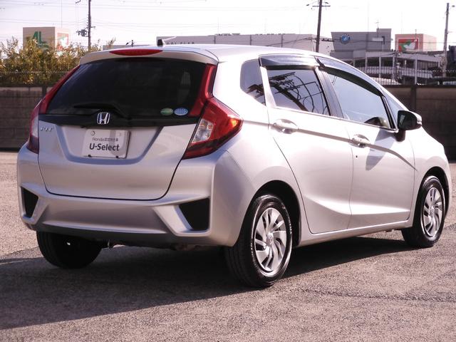 フィット １３Ｇ・Ｌパッケージ　ワンオーナー　９インチ純正ナビ　バックカメラ　ＥＴＣ　Ｂｌｕｅｔｏｏｔｈ　ＬＥＤヘッドライト　横滑り防止装置　スマートキー　盗難防止装置　ＣＤ　ＤＶＤ　ワンセグＴＶ　オートライト　ＡＢＳ　禁煙車（15枚目）