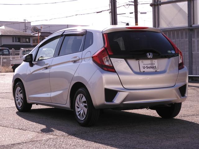 フィット １３Ｇ・Ｌパッケージ　ワンオーナー　９インチ純正ナビ　バックカメラ　ＥＴＣ　Ｂｌｕｅｔｏｏｔｈ　ＬＥＤヘッドライト　横滑り防止装置　スマートキー　盗難防止装置　ＣＤ　ＤＶＤ　ワンセグＴＶ　オートライト　ＡＢＳ　禁煙車（27枚目）