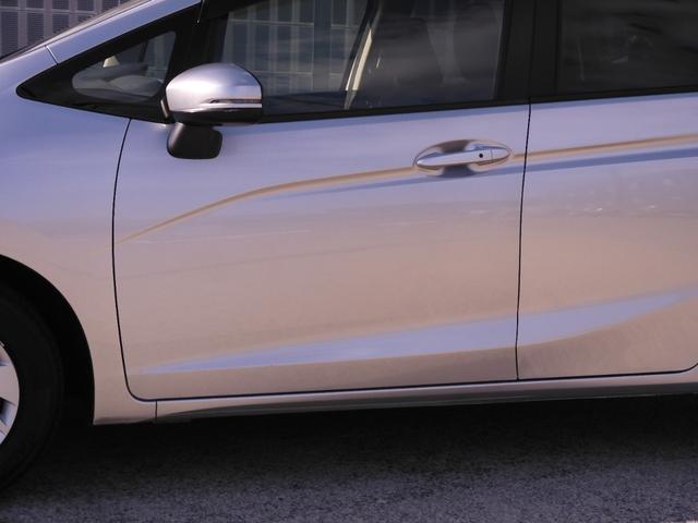 フィット １３Ｇ・Ｌパッケージ　ワンオーナー　９インチ純正ナビ　バックカメラ　ＥＴＣ　Ｂｌｕｅｔｏｏｔｈ　ＬＥＤヘッドライト　横滑り防止装置　スマートキー　盗難防止装置　ＣＤ　ＤＶＤ　ワンセグＴＶ　オートライト　ＡＢＳ　禁煙車（33枚目）