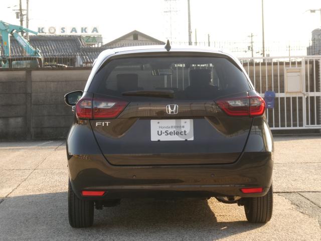 フィット ホーム２０周年特別仕様車メゾン　ワンオーナー　９インチ純正ナビ　ドラレコ　ＥＴＣ　バックカメラ　渋滞追従クルーズ　Ｂｌｕｅｔｏｏｔｈ　障害物センサー　シートヒーター　オートハイビーム　１６インチ純正アルミホイール　禁煙車　フルセグ（14枚目）