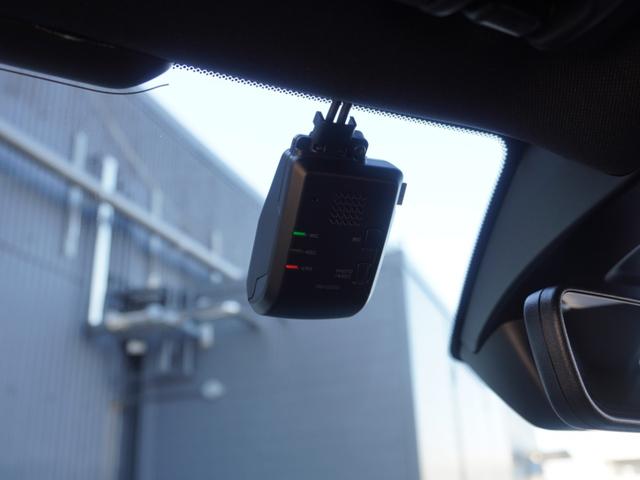 シビック ｅ：ＨＥＶＥＸ　ワンオーナー　９インチＧｏｏｇｌｅ搭載ディスプレー　ドラレコ　ＥＴＣ２．０　バックカメラ　サンルーフ　渋滞追従クルーズ　Ｂｌｕｅｔｏｏｔｈ　障害物センサー　シートヒーター　禁煙車　オートハイビーム（5枚目）