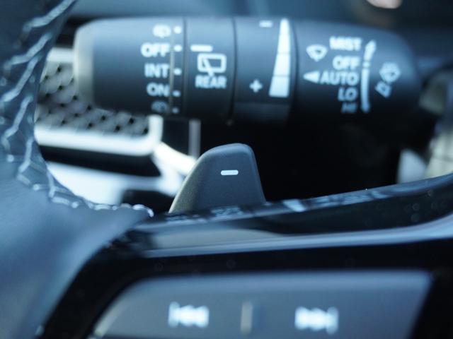 シビック ｅ：ＨＥＶＥＸ　ワンオーナー　９インチＧｏｏｇｌｅ搭載ディスプレー　ドラレコ　ＥＴＣ２．０　バックカメラ　サンルーフ　渋滞追従クルーズ　Ｂｌｕｅｔｏｏｔｈ　障害物センサー　シートヒーター　禁煙車　オートハイビーム（17枚目）