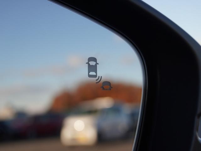 シビック ｅ：ＨＥＶＥＸ　ワンオーナー　９インチＧｏｏｇｌｅ搭載ディスプレー　ドラレコ　ＥＴＣ２．０　バックカメラ　サンルーフ　渋滞追従クルーズ　Ｂｌｕｅｔｏｏｔｈ　障害物センサー　シートヒーター　禁煙車　オートハイビーム（20枚目）