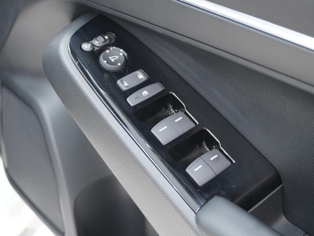 ヴェゼル ｅ：ＨＥＶＺ　ワンオーナー　いまコレ＋新品マット付　９インチコネクトナビ　全周囲カメラ　ドラレコ　ＥＴＣ２．０　渋滞追従機能付クルーズコントロール　シートヒーター　Ｂｌｕｅｔｏｏｔｈ　ＬＥＤヘッドライト（55枚目）