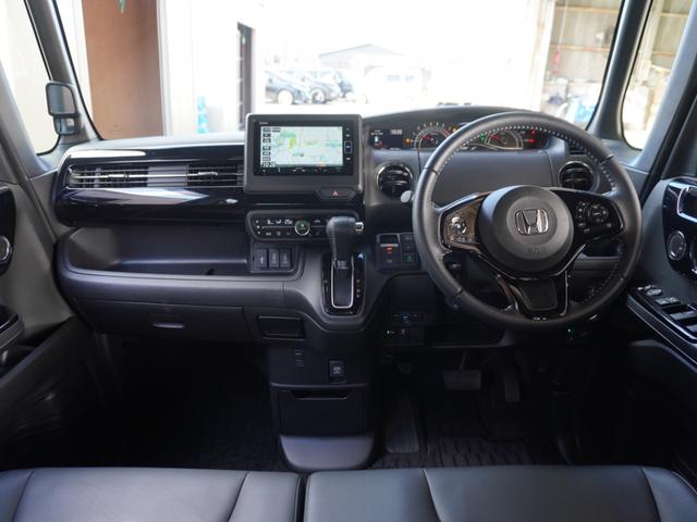 Ｎ－ＢＯＸカスタム Ｌターボ　１オーナー　純正７インチナビ（ＶＸＭ－２２４ＶＦｉ）　フルセグ　リアカメラ　ＥＴＣ　前後ドラレコ（ナビ連動）　障害物センサー　衝突軽減ブレーキ　両側電動ドア　シートヒーター　パドルシフト　ＬＥＤフォグ（9枚目）