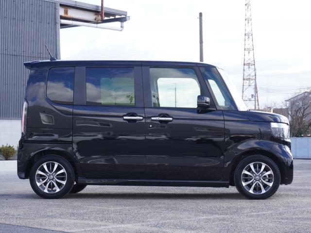 Ｎ－ＢＯＸカスタム ベースグレード　デモカー　９インチ純正ナビ　ドラレコ　ＥＴＣ　バックカメラ　両側電動スライドドア　渋滞追従クルーズ　Ｂｌｕｅｔｏｏｔｈ　障害物センサー　シートヒーター　デイライト　オートハイビーム　禁煙車　スペアキー（10枚目）