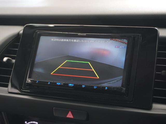 フィット ｅ：ＨＥＶベーシック　２年保証ナビＤレコＲカメＥＴＣクルコンＢＴ　渋滞追従クルーズ　Ｂｌｕｅｔｏｏｔｈ　障害物センサー　オートライト　デイライト　禁煙車　ＤＶＤ再生　衝突軽減ブレーキ　スペアキー有　ＬＥＤヘッドライト（3枚目）