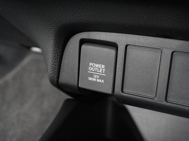 フィット ｅ：ＨＥＶベーシック　２年保証ナビＤレコＲカメＥＴＣクルコンＢＴ　渋滞追従クルーズ　Ｂｌｕｅｔｏｏｔｈ　障害物センサー　オートライト　デイライト　禁煙車　ＤＶＤ再生　衝突軽減ブレーキ　スペアキー有　ＬＥＤヘッドライト（6枚目）