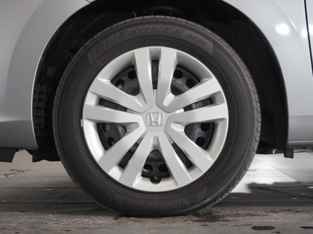 フィット ｅ：ＨＥＶベーシック　２年保証ナビＤレコＲカメＥＴＣクルコンＢＴ　渋滞追従クルーズ　Ｂｌｕｅｔｏｏｔｈ　障害物センサー　オートライト　デイライト　禁煙車　ＤＶＤ再生　衝突軽減ブレーキ　スペアキー有　ＬＥＤヘッドライト（17枚目）