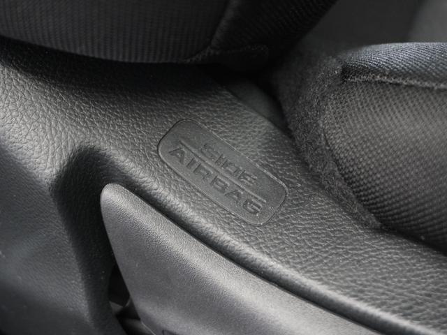 フィット ｅ：ＨＥＶベーシック　２年保証ナビＤレコＲカメＥＴＣクルコンＢＴ　渋滞追従クルーズ　Ｂｌｕｅｔｏｏｔｈ　障害物センサー　オートライト　デイライト　禁煙車　ＤＶＤ再生　衝突軽減ブレーキ　スペアキー有　ＬＥＤヘッドライト（27枚目）