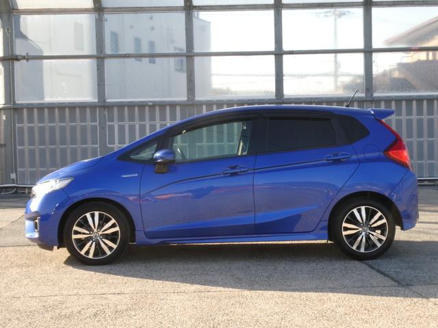 フィットハイブリッド Ｓパッケージ　ワンオーナー　７インチナビ　バックカメラ　ＥＴＣ　クルーズコントロール　Ｂｌｕｅｔｏｏｔｈ　ＬＥＤヘッドライト　衝突被害軽減ブレーキ　パドルシフト　純正アルミホイール　盗難防止装置　フルセグ　禁煙車（15枚目）