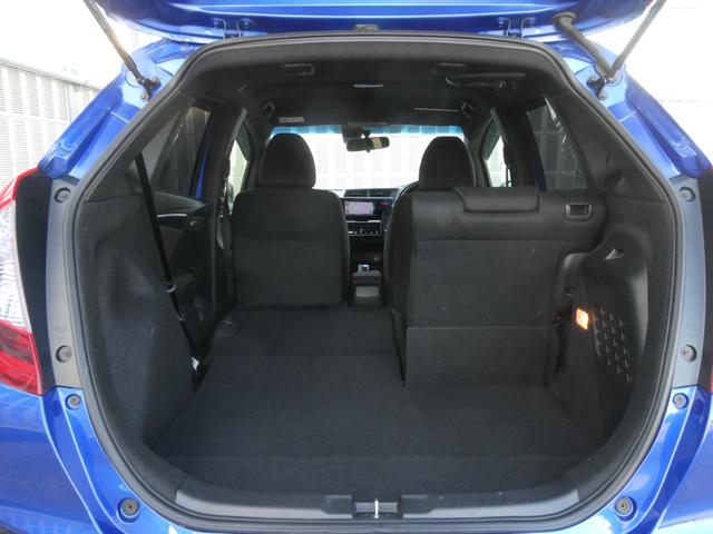 フィットハイブリッド Ｓパッケージ　ワンオーナー　７インチナビ　バックカメラ　ＥＴＣ　クルーズコントロール　Ｂｌｕｅｔｏｏｔｈ　ＬＥＤヘッドライト　衝突被害軽減ブレーキ　パドルシフト　純正アルミホイール　盗難防止装置　フルセグ　禁煙車（40枚目）