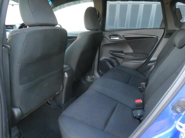 フィットハイブリッド Ｓパッケージ　ワンオーナー　７インチナビ　バックカメラ　ＥＴＣ　クルーズコントロール　Ｂｌｕｅｔｏｏｔｈ　ＬＥＤヘッドライト　衝突被害軽減ブレーキ　パドルシフト　純正アルミホイール　盗難防止装置　フルセグ　禁煙車（57枚目）