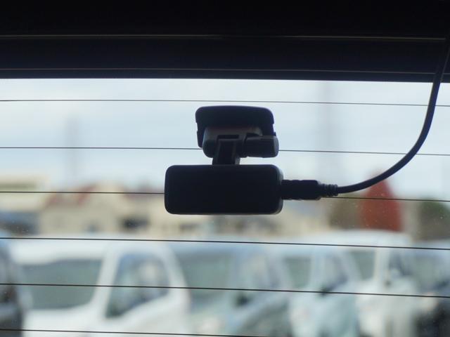 フリードハイブリッド ハイブリッド・Ｇホンダセンシング　９インチナビ　バックカメラ　ドラレコ　ＥＴＣ　アダプティブクルーズコントロール　両側電動スライドドア　シートヒーター　Ｂｌｕｅｔｏｏｔｈ　ＬＥＤヘッドライト　衝突被害軽減ブレーキ　フルセグ　禁煙車（6枚目）