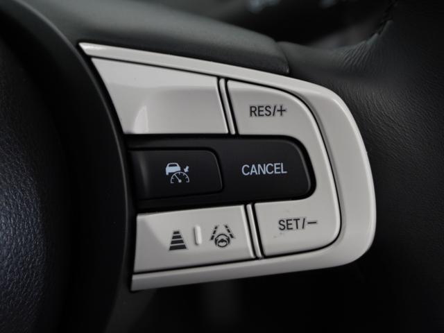 フィット ｅ：ＨＥＶホーム　２年保証当社試乗車ナビＤレコＲカメＥＴＣ地デジ　渋滞追従クルーズ　Ｂｌｕｅｔｏｏｔｈ　障害物センサー　オートハイビーム　デイライト　フルセグ　衝突軽減ブレーキ　ＤＶＤ　スペアキー有り　禁煙車（9枚目）