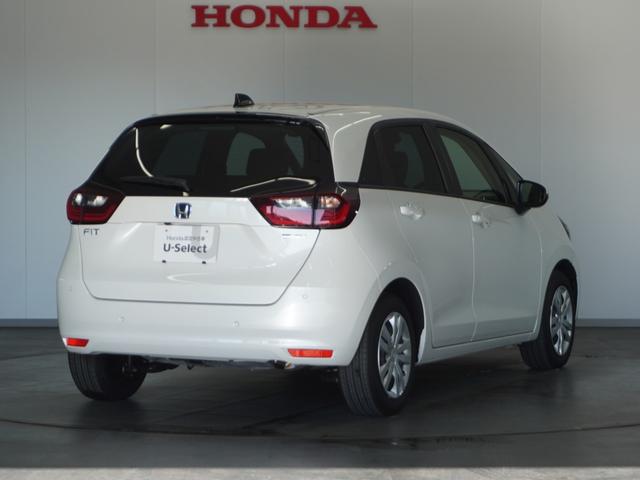 フィット ｅ：ＨＥＶホーム　２年保証当社試乗車ナビＤレコＲカメＥＴＣ地デジ　渋滞追従クルーズ　Ｂｌｕｅｔｏｏｔｈ　障害物センサー　オートハイビーム　デイライト　フルセグ　衝突軽減ブレーキ　ＤＶＤ　スペアキー有り　禁煙車（14枚目）