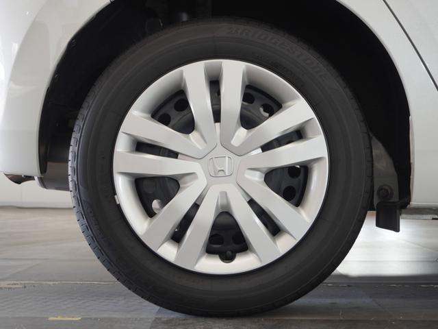 フィット ｅ：ＨＥＶホーム　２年保証当社試乗車ナビＤレコＲカメＥＴＣ地デジ　渋滞追従クルーズ　Ｂｌｕｅｔｏｏｔｈ　障害物センサー　オートハイビーム　デイライト　フルセグ　衝突軽減ブレーキ　ＤＶＤ　スペアキー有り　禁煙車（16枚目）