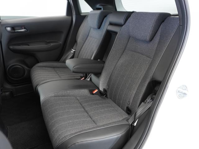 フィット ｅ：ＨＥＶホーム　２年保証当社試乗車ナビＤレコＲカメＥＴＣ地デジ　渋滞追従クルーズ　Ｂｌｕｅｔｏｏｔｈ　障害物センサー　オートハイビーム　デイライト　フルセグ　衝突軽減ブレーキ　ＤＶＤ　スペアキー有り　禁煙車（22枚目）