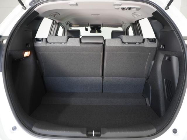 フィット ｅ：ＨＥＶホーム　２年保証当社試乗車ナビＤレコＲカメＥＴＣ地デジ　渋滞追従クルーズ　Ｂｌｕｅｔｏｏｔｈ　障害物センサー　オートハイビーム　デイライト　フルセグ　衝突軽減ブレーキ　ＤＶＤ　スペアキー有り　禁煙車（25枚目）