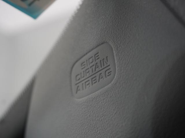 フィット ｅ：ＨＥＶホーム　２年保証当社試乗車ナビＤレコＲカメＥＴＣ地デジ　渋滞追従クルーズ　Ｂｌｕｅｔｏｏｔｈ　障害物センサー　オートハイビーム　デイライト　フルセグ　衝突軽減ブレーキ　ＤＶＤ　スペアキー有り　禁煙車（30枚目）