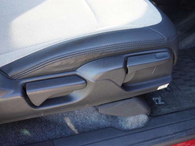 ���V�[�g�n�C�g�A�W���X�^�[���^�]�Ȃ��㉺�ɍ������߂��ł��܂��I�^�]�|�W�V������̊i�ɍ��킹�ăV�[�g�����ł��܂��B