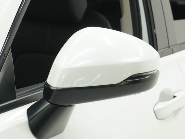 ���h�A�~���[�E�C���J�[���h�A�~���[�ɃE�C���J�[�𑕔����Ă��܂��B�Ό��ԂɎ��g�̐i�s���������}�����S�ɉ^�]�ł��܂��B