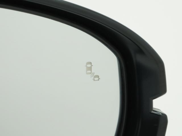 ���u���C���h�X�|�b�g�C���t�H���[�V���������s���̎��p�ɂȂ�₷�����Ԃ̎΂ߌ���ԗ������m���A�h���C�o�[�֒��ӂ𑣂����Ƃŉ^�]���ׂ��y������@�\�ł��B�Ԑ��ύX���x���B