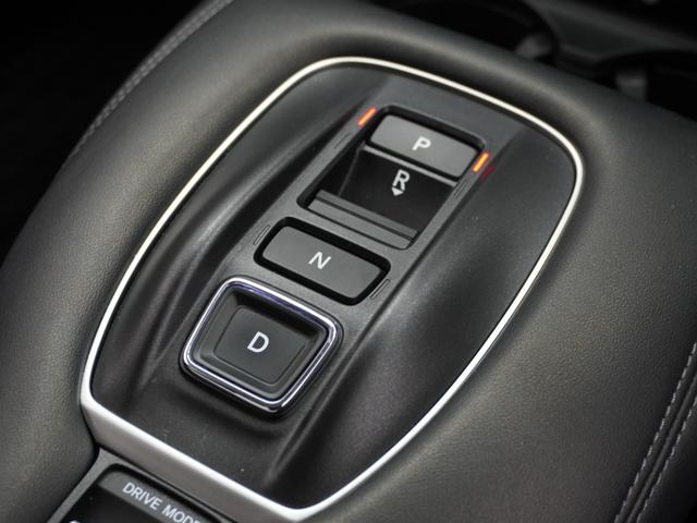 ���G���N�g���b�N�M�A�Z���N�^�[���w��{�ő��삪�ł����i�I�ȃV�X�e���ł��I�o�E�m�E�c�̓X�C�b�`�������A�q�̓X�C�b�`�������i�c�E�q����̓u���[�L�𓥂ށj�����̒����I�ȑ��삪�\�I