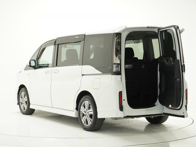 ステップワゴンスパーダ スパーダハイブリッドＧホンダセンシング　ワンオーナー　９インチインターナビ　バックカメラ　ＥＴＣ　アダプティブクルーズコントロール　両側電動スライドドア　Ｂｌｕｅｔｏｏｔｈ　ＬＥＤヘッドライト　電動格納ミラー　　衝突被害軽減ブレーキ　禁煙車（12枚目）