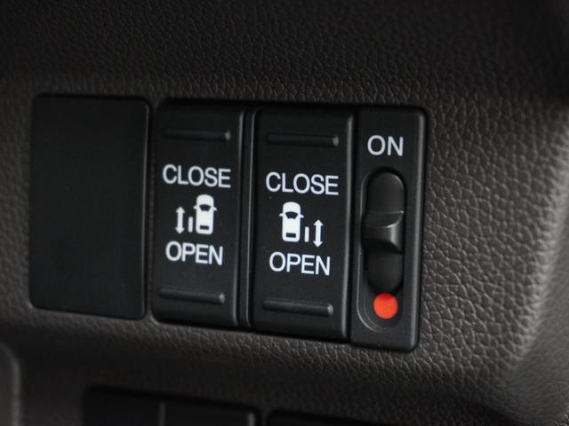 フリード Ｇ・ホンダセンシング　ワンオーナー　６人乗キャプテン　７型純正ＣＤ録音フルセグナビ　Ｒカメラ　ナビ連動前後ドラレコ＋ＥＴＣ　クルコン　両側電動スライドドア　シートヒータ　ＢＴ　ＬＥＤライト　Ｒセンサ　衝突軽減ブレーキ　禁煙（18枚目）