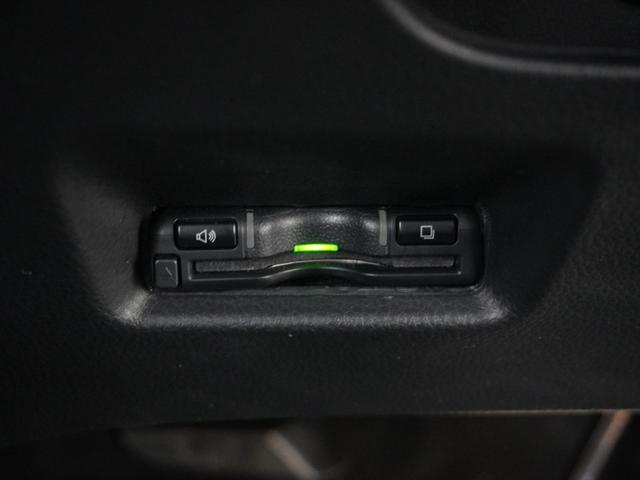 フィット ｅ：ＨＥＶネス　１年保証ナビＤレコＲカメＥＴＣクルコンＢＴ地デジ　渋滞追従クルーズ　Ｂｌｕｅｔｏｏｔｈ　障害物センサー　オートハイビーム　デイライト　フルセグ　ＤＶＤ　スペアキー　衝突軽減ブレーキ　純正アルミホイール（6枚目）