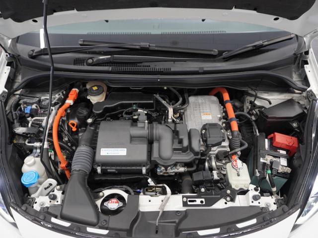 フィット ｅ：ＨＥＶネス　１年保証ナビＤレコＲカメＥＴＣクルコンＢＴ地デジ　渋滞追従クルーズ　Ｂｌｕｅｔｏｏｔｈ　障害物センサー　オートハイビーム　デイライト　フルセグ　ＤＶＤ　スペアキー　衝突軽減ブレーキ　純正アルミホイール（21枚目）