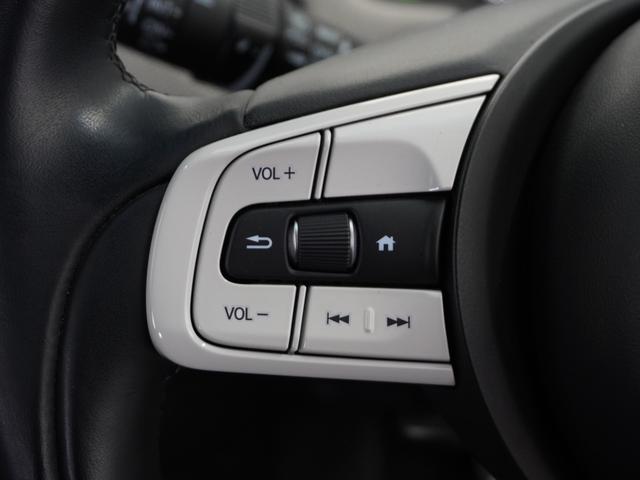 フィット ｅ：ＨＥＶネス　１年保証ナビＤレコＲカメＥＴＣクルコンＢＴ地デジ　渋滞追従クルーズ　Ｂｌｕｅｔｏｏｔｈ　障害物センサー　オートハイビーム　デイライト　フルセグ　ＤＶＤ　スペアキー　衝突軽減ブレーキ　純正アルミホイール（38枚目）