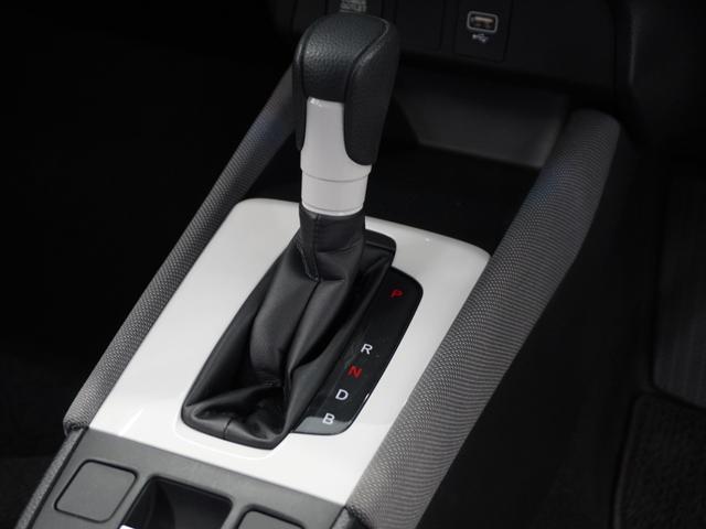 フィット ｅ：ＨＥＶネス　１年保証ナビＤレコＲカメＥＴＣクルコンＢＴ地デジ　渋滞追従クルーズ　Ｂｌｕｅｔｏｏｔｈ　障害物センサー　オートハイビーム　デイライト　フルセグ　ＤＶＤ　スペアキー　衝突軽減ブレーキ　純正アルミホイール（44枚目）