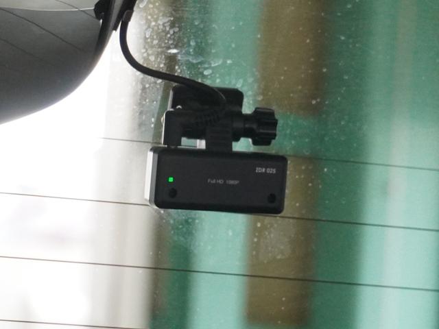 Ｎ－ＢＯＸカスタム ＧターボＳＳパッケージ　１年保証ナビ後席モニタＤレコＲカメＥＴＣ両電扉　クルーズコントロール　Ｂｌｕｅｔｏｏｔｈ　シートヒーター　パドルシフト　衝突軽減ブレーキ　サイド／サイドカーテンエアバッグ　ＨＩＤライト　オートライト（6枚目）