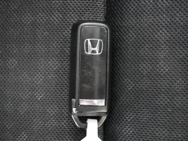 Ｎ－ＢＯＸカスタム ＧターボＳＳパッケージ　１年保証ナビ後席モニタＤレコＲカメＥＴＣ両電扉　クルーズコントロール　Ｂｌｕｅｔｏｏｔｈ　シートヒーター　パドルシフト　衝突軽減ブレーキ　サイド／サイドカーテンエアバッグ　ＨＩＤライト　オートライト（21枚目）