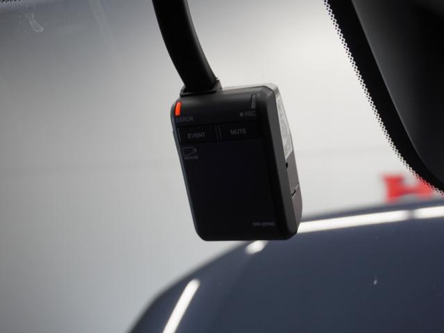 ステップワゴン ｅ：ＨＥＶスパーダ　１年保証ナビＤレコＲカメＥＴＣ両電扉ＢＴ地デジ　車内カメラ　渋滞追従クルーズ　Ｂｌｕｅｔｏｏｔｈ　障害物センサー　シートヒーター　オットマン　ブラインドスポット　純正アルミホイール　フルセグＴＶ（5枚目）