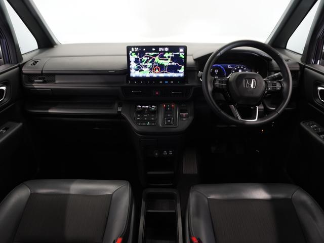 ステップワゴン ｅ：ＨＥＶスパーダ　１年保証ナビＤレコＲカメＥＴＣ両電扉ＢＴ地デジ　車内カメラ　渋滞追従クルーズ　Ｂｌｕｅｔｏｏｔｈ　障害物センサー　シートヒーター　オットマン　ブラインドスポット　純正アルミホイール　フルセグＴＶ（9枚目）