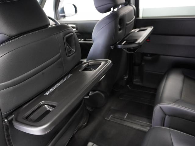 ステップワゴン ｅ：ＨＥＶスパーダ　１年保証ナビＤレコＲカメＥＴＣ両電扉ＢＴ地デジ　車内カメラ　渋滞追従クルーズ　Ｂｌｕｅｔｏｏｔｈ　障害物センサー　シートヒーター　オットマン　ブラインドスポット　純正アルミホイール　フルセグＴＶ（30枚目）