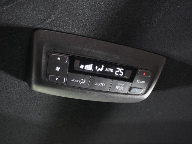 ステップワゴン ｅ：ＨＥＶスパーダ　１年保証ナビＤレコＲカメＥＴＣ両電扉ＢＴ地デジ　車内カメラ　渋滞追従クルーズ　Ｂｌｕｅｔｏｏｔｈ　障害物センサー　シートヒーター　オットマン　ブラインドスポット　純正アルミホイール　フルセグＴＶ（32枚目）