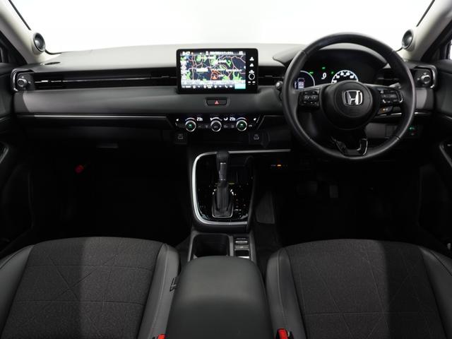 ヴェゼル ｅ：ＨＥＶＺ　２年保証ナビ全周囲カメＤレコＥＴＣクルコンＢＴ　渋滞追従クルーズ　Ｂｌｕｅｔｏｏｔｈ　障害物センサー　ハンドルヒーター　シートヒーター　ブラインドスポット　ダウンヒルアシスト　ワイヤレス充電器（9枚目）