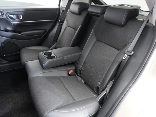 ヴェゼル ｅ：ＨＥＶＺ　２年保証ナビ全周囲カメＤレコＥＴＣクルコンＢＴ　渋滞追従クルーズ　Ｂｌｕｅｔｏｏｔｈ　障害物センサー　ハンドルヒーター　シートヒーター　ブラインドスポット　ダウンヒルアシスト　ワイヤレス充電器（32枚目）