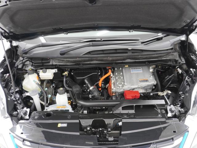 セレナ ｅ－パワーハイウェイスターＶ　ワンオーナー　全周囲カメラ　ＥＴＣ　アダプティブクルーズコントロール　両側電動スライドドア　Ｂｌｕｅｔｏｏｔｈ　ＬＥＤヘッドライト　純正アルミホイール　ＣＤ　ＤＶＤ　被害軽減ブレーキ　禁煙車（20枚目）