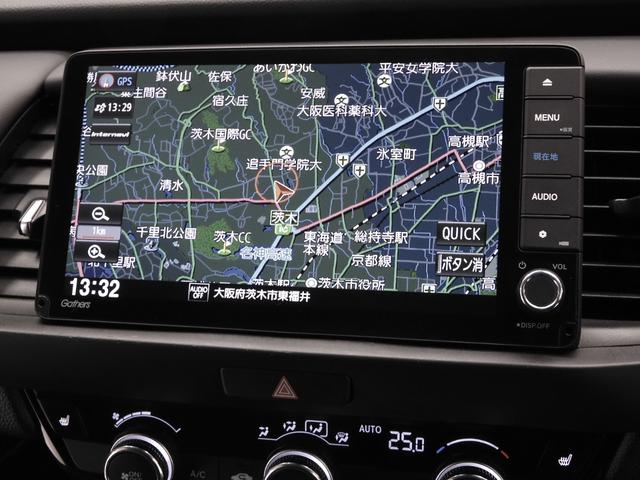 フィット ｅ：ＨＥＶホーム２０周年特別仕様車カーサ　９インチナビ　バックカメラ　ＥＴＣ　アダプティブクルーズコントロール　シートヒーター　Ｂｌｕｅｔｏｏｔｈ　ＵＳＢ入力端子　ＬＥＤヘッドライト　衝突被害軽減ブレーキ　障害物センサー　純正アルミホイール（3枚目）